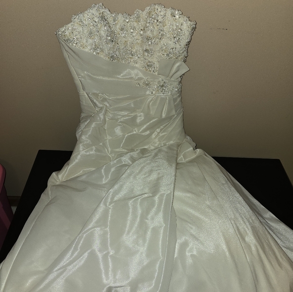 Sottero & Midgley Corset Wedding Dress - Picture 6 of 10